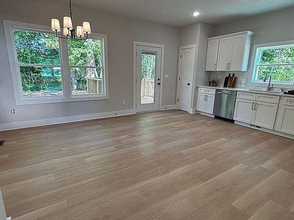 5th image of 68 Laurel Trails Rd