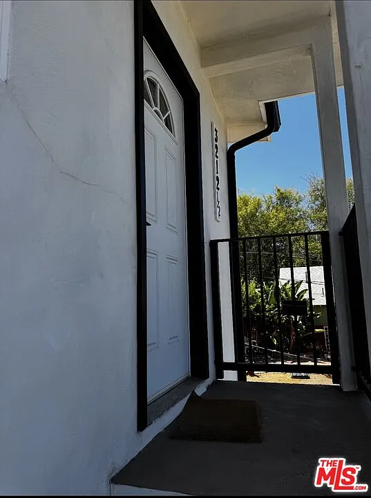 2 bed, 2.0 bath, 800 sqft, $3,800 — Photo 3