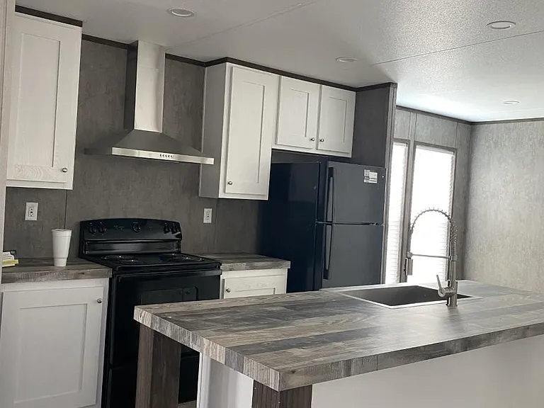 4330 Bradley Ln — Photo 5