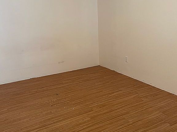 5th image of 971 Hoomoana St #D
