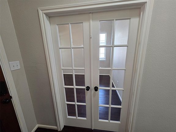 4th image of 114 N Heritage Mill Cir