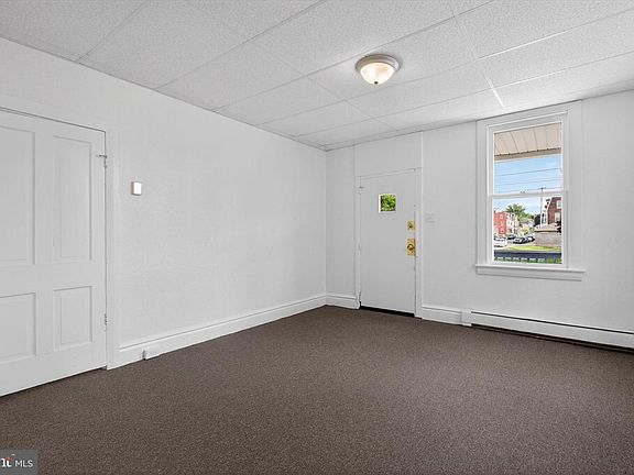 5th image of 873 E Prospect St
