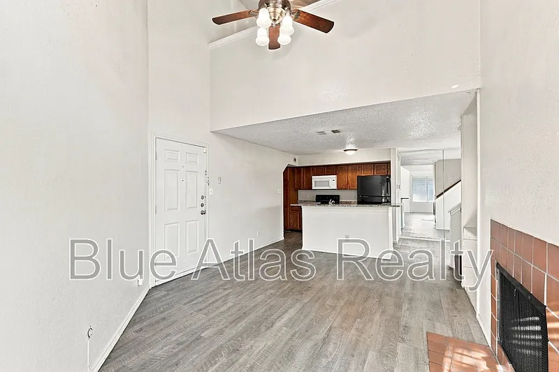 9803 Walnut St — Photo 1