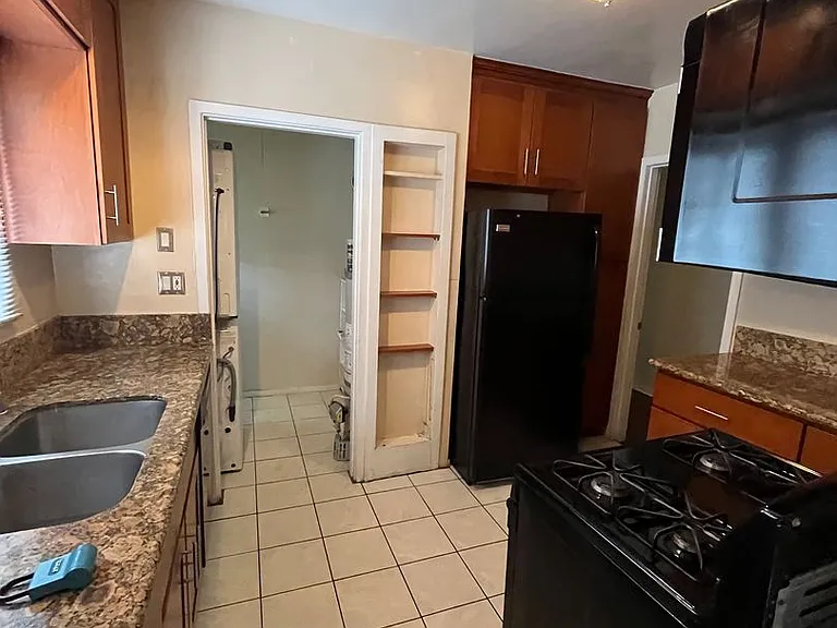 1171 Huntington Dr — Photo 10
