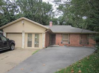 830 Manhattan Dr, Dallas, TX 75217