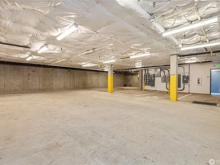 17 Harbor Ave SW #402 — Photo 13