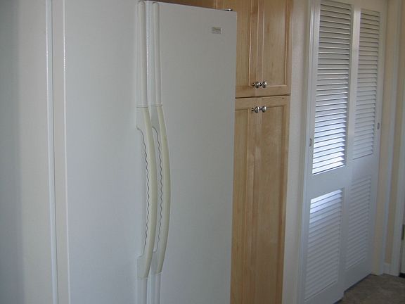 Side-by-Side Fridge, Stove/Oven, Microwave and Dishwasher Included