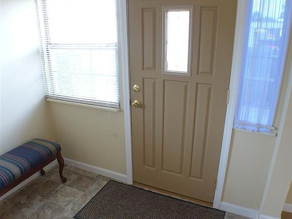 2nd image of 2550 Ome Ave
