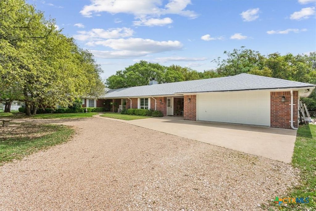7511 N Lakeview Dr, Salado, TX - View 5