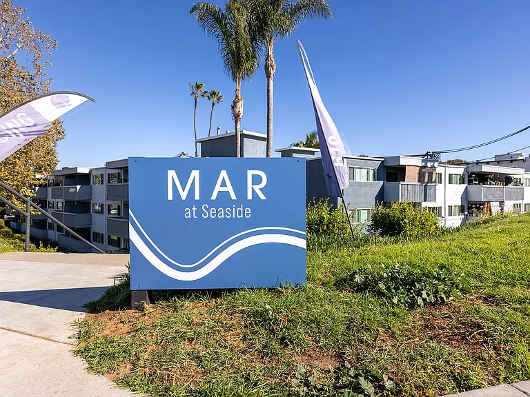 Mar at Seaside — Photo 15
