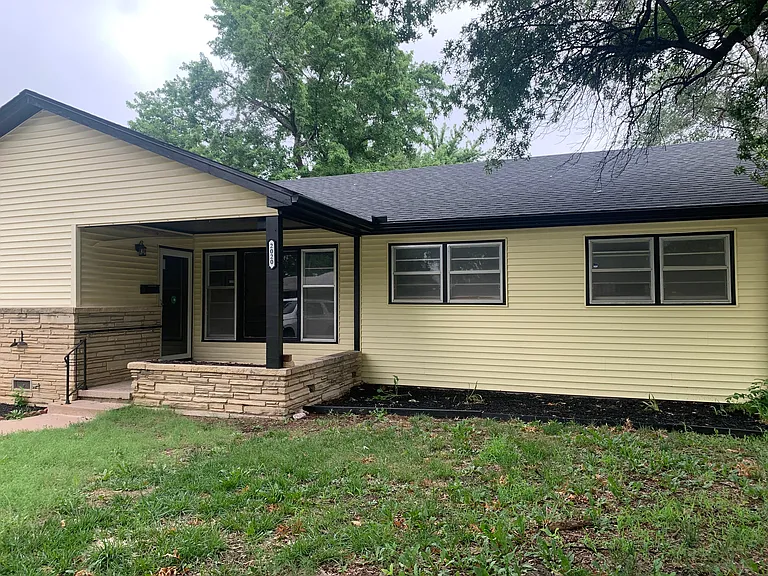 2020 W Columbine Ln — Photo 10