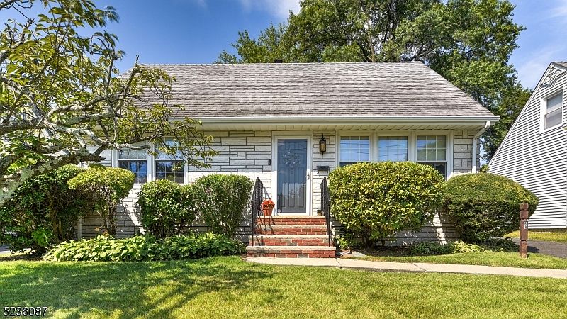 1st image of 68 Farmingdale Ave