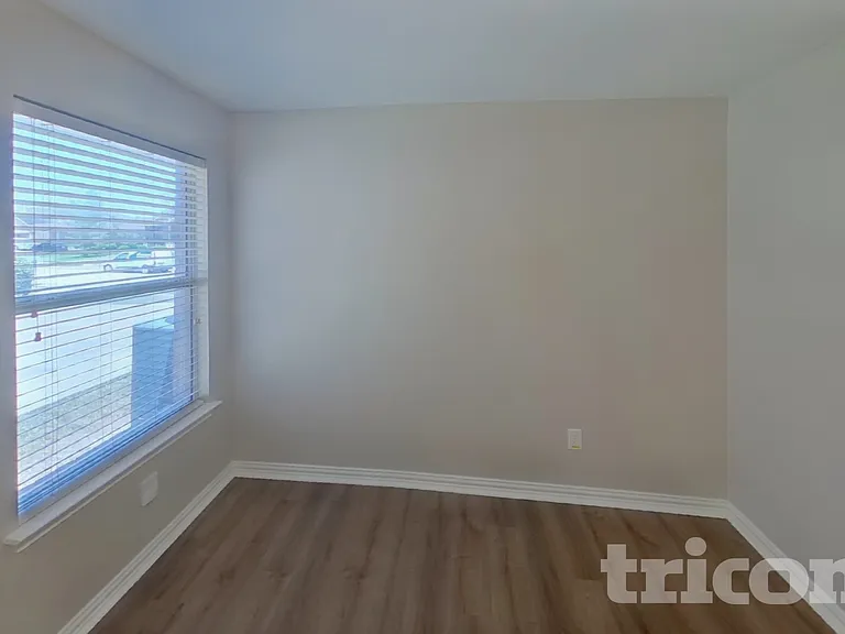 7814 Longbow Ln — Photo 11