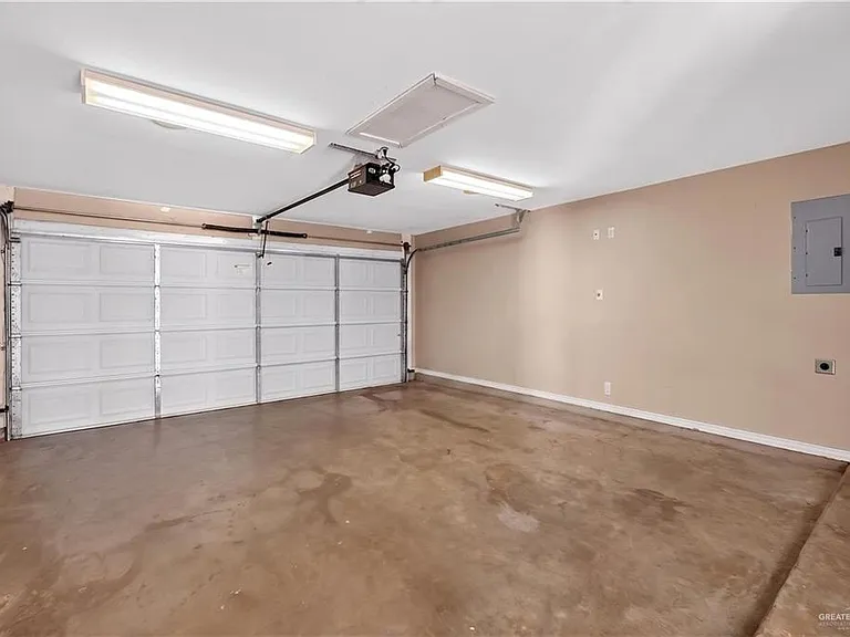 2308 Colorado St — Photo 34