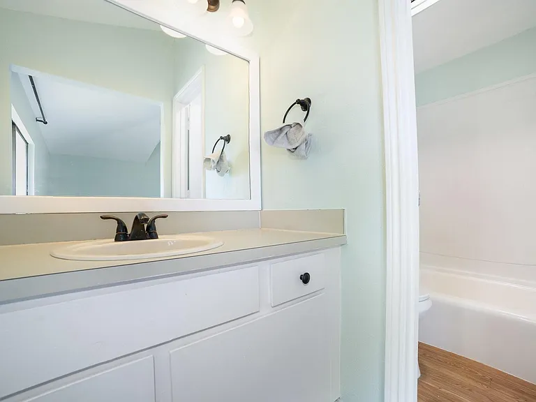 3131 Wycliff Ave — Photo 6