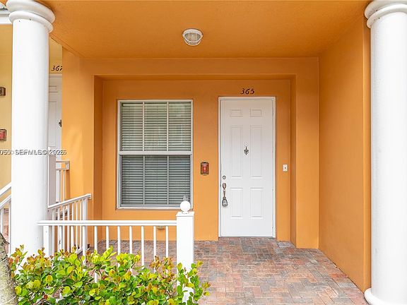 3rd image of 365 SW 13th Ter