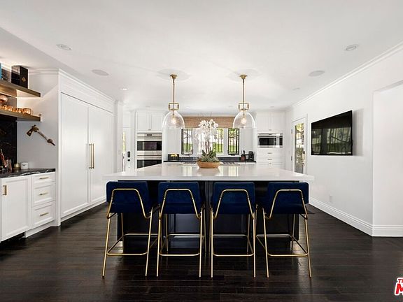 5th image of 1472 N Kings Rd