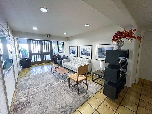 4th image of 1501 California Ave SW APT 105