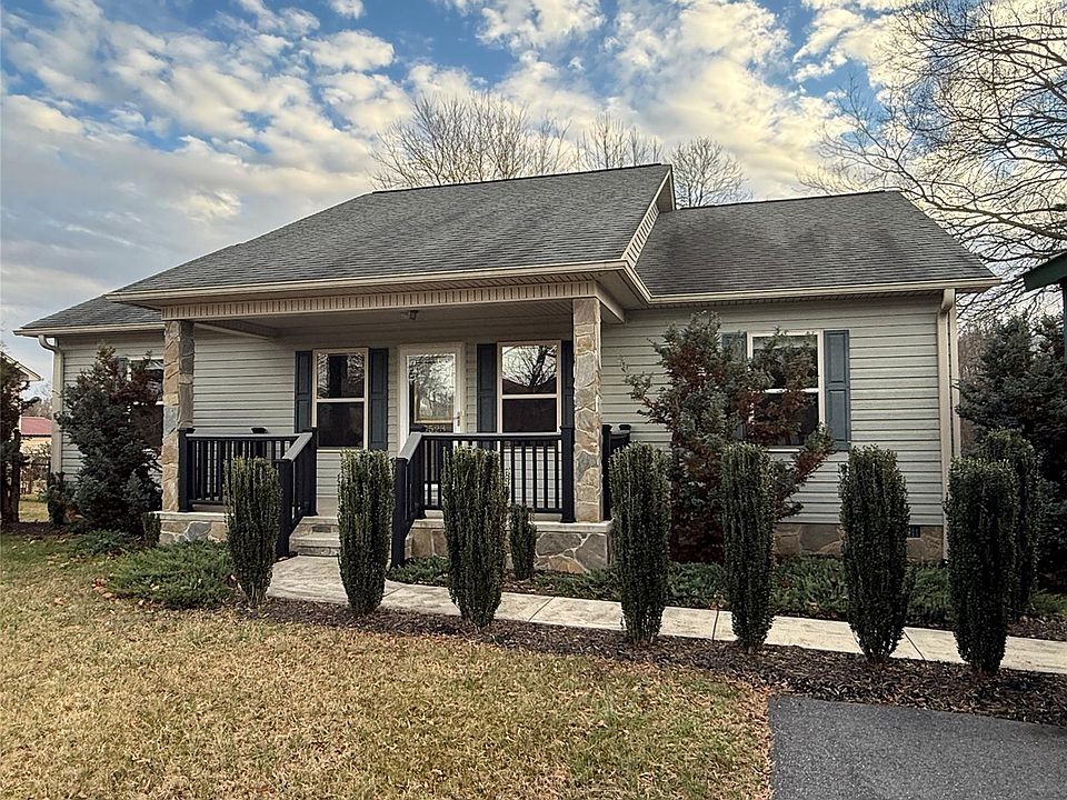 1st image of 3523 Icard Rhodhiss Rd