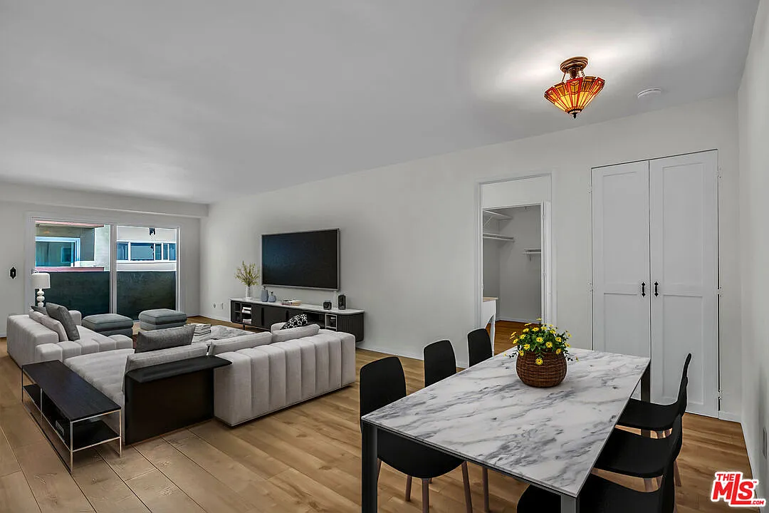2 bed, 2.0 bath, 1141 sqft, $3,200 — Photo 3