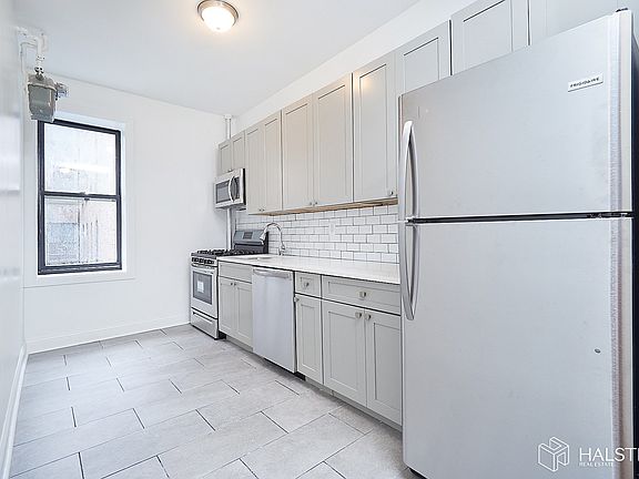 2nd image of 2604 University Ave APT 3A
