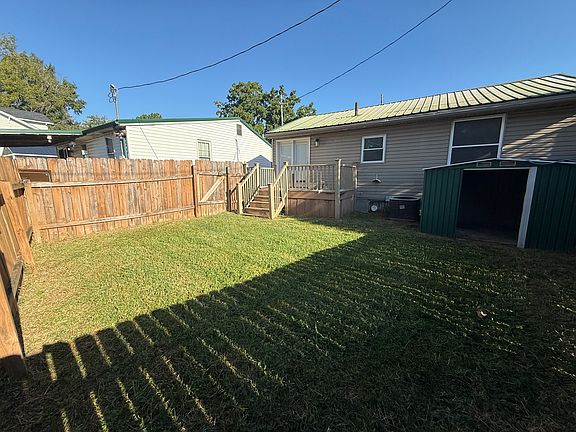 3rd image of 106 Pinecrest St