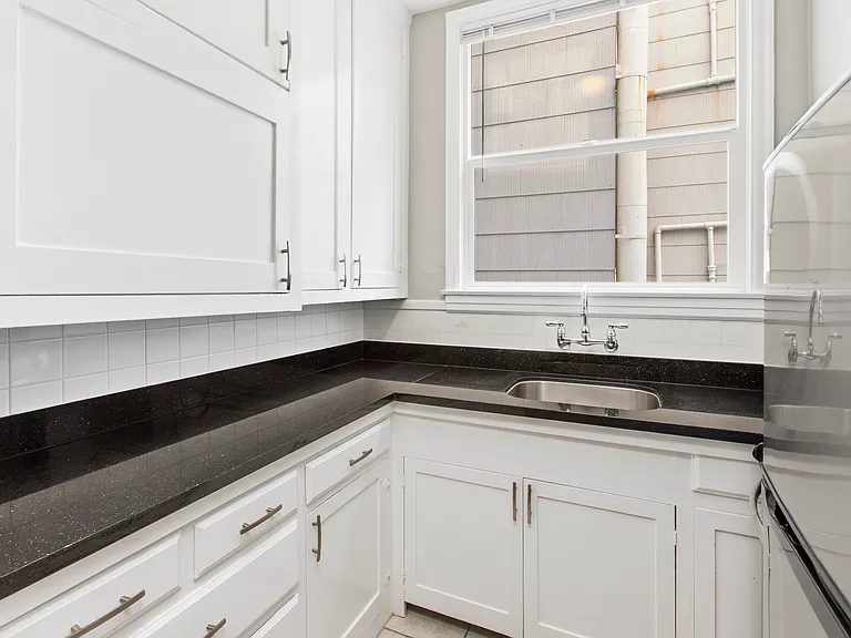 1595 Greenwich St #27 — Photo 9