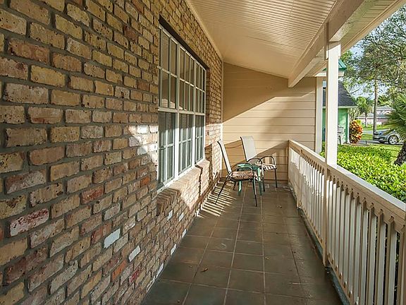 3rd image of 635 39th Ct SW