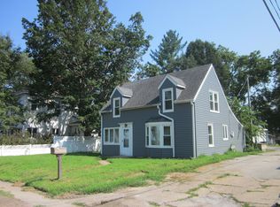 305 3rd St, Glenwood, IA 51534