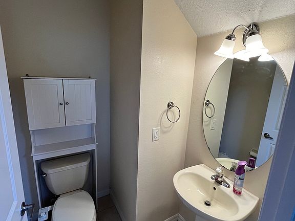 3rd image of 10043 Moorshire Cir