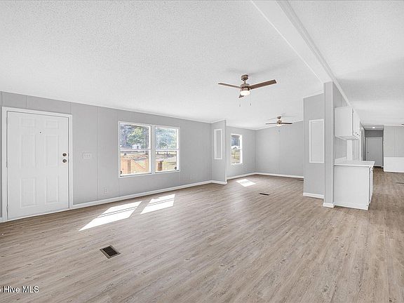 5th image of 8993 Black Chestnut Drive NE