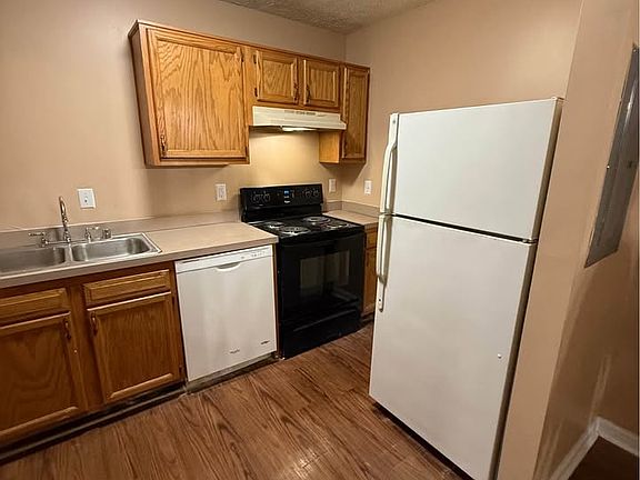 4th image of 2509 Danielle Ln APT 1