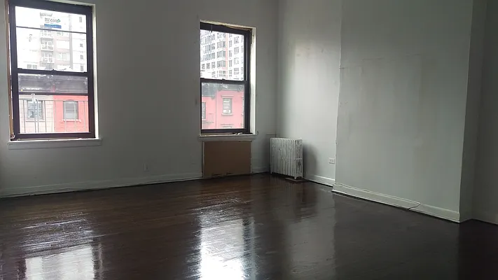 Rented by Green Line Realty | media 10