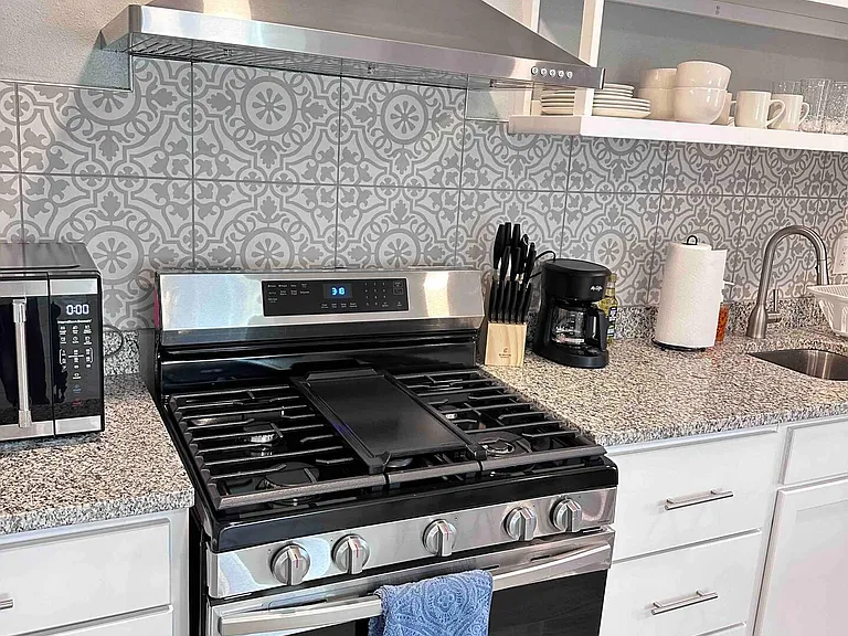 Full Kitchen