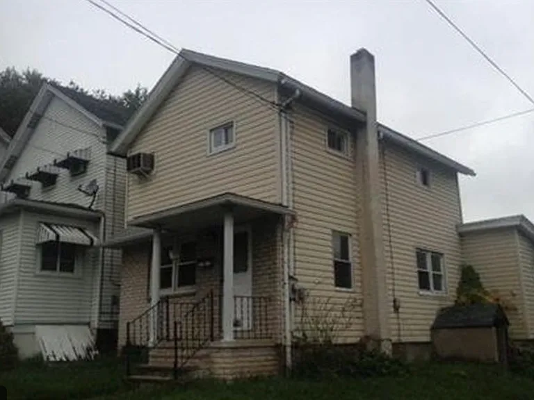602 Archbald St — Photo 9