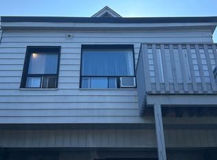 518 Manning Ave Unit A, Toronto, ON M6G 2V7