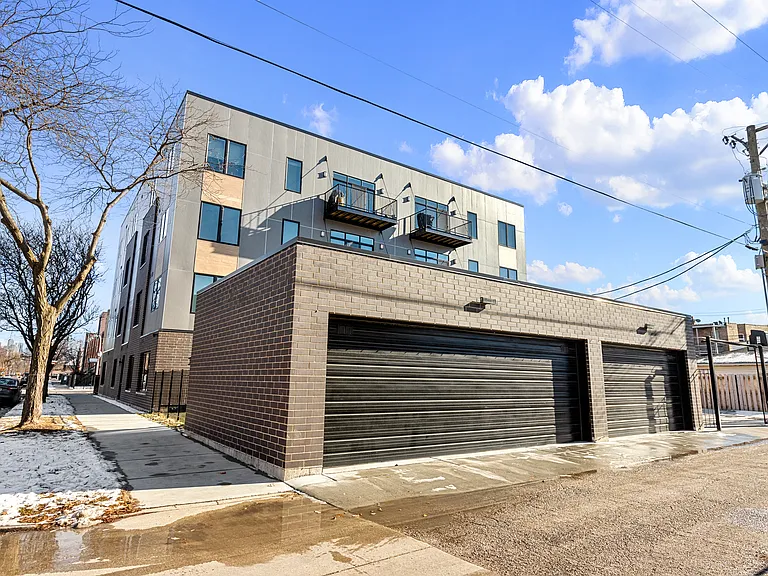 204 S Leavitt St #402 — Photo 23