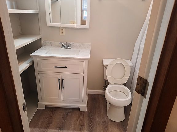 2nd image of 3115 Belmont St #B