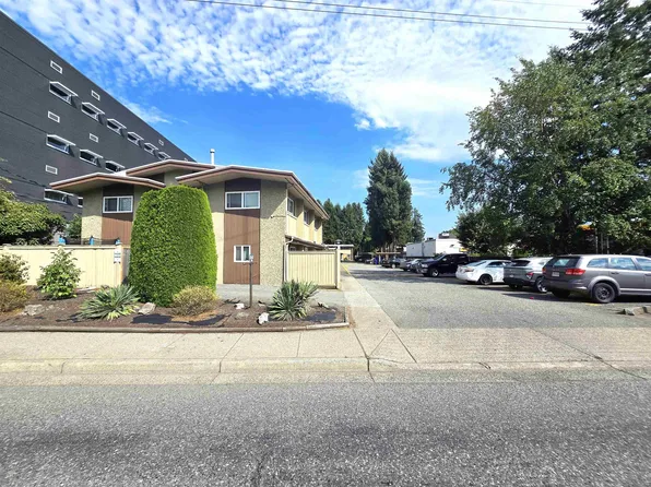 2048 McCallum Rd #11, Abbotsford, BC V2S 3N4