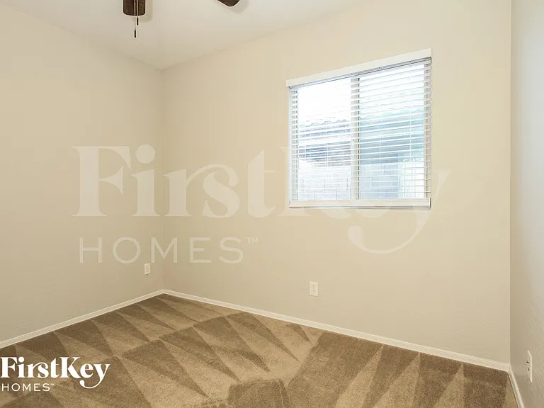 23587 W Harrison Dr — Photo 14