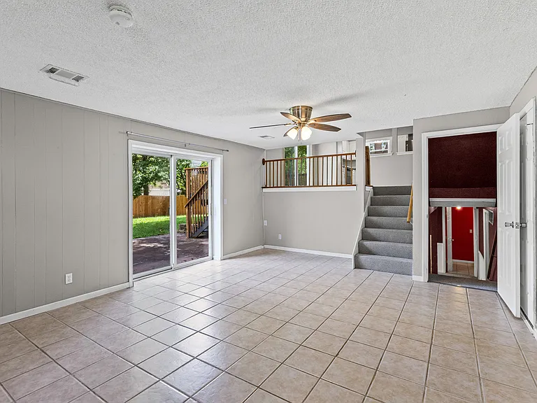 12813 S Sycamore St — Photo 16
