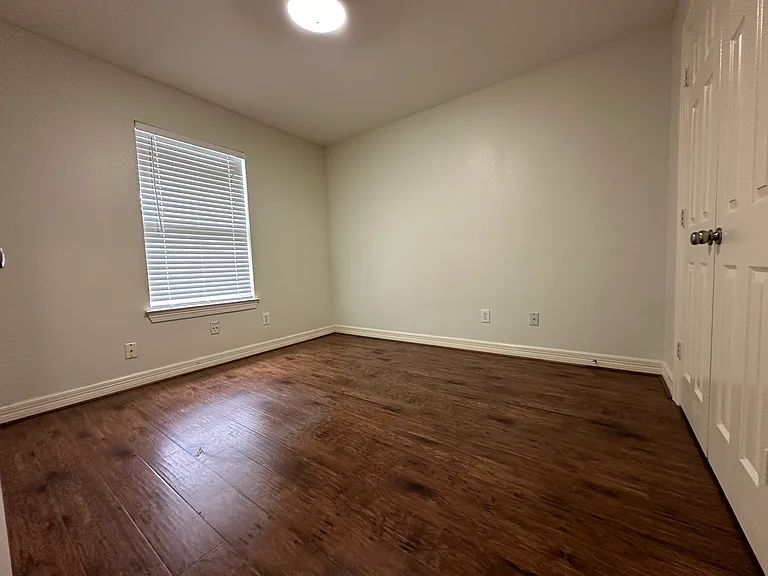4717 Worchester Ln — Photo 12