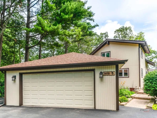 26781 N Circle Dr, Mundelein, IL 60060