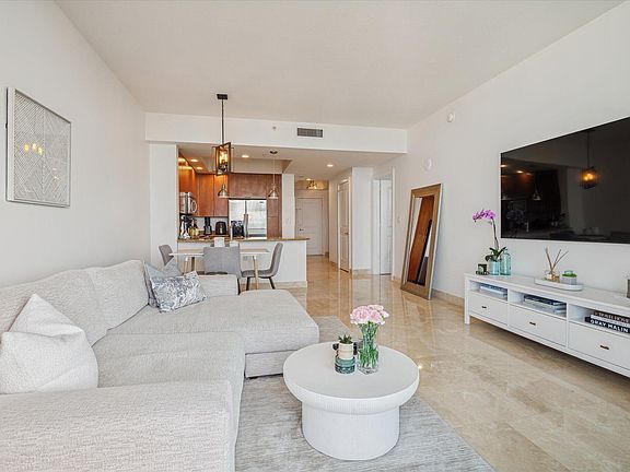 2nd image of 315 NE 3rd Avenue #2108