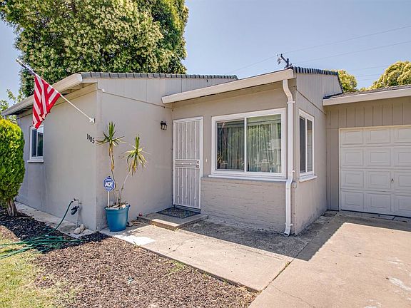 3rd image of 1905 Manzanita Way