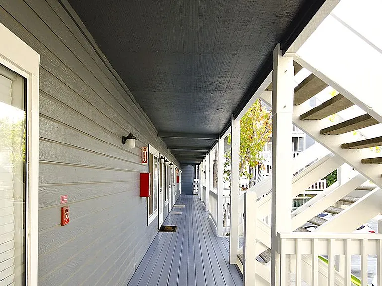 The Grand Terrace Apartments — Photo 6