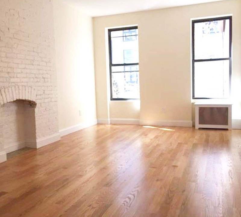 1st image of 136 W 71st St APT 4R