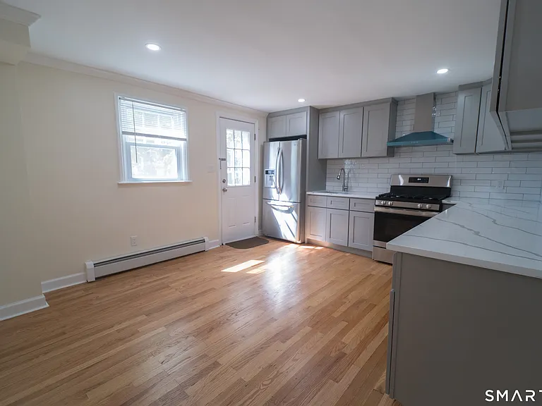 113 Clark St — Photo 3