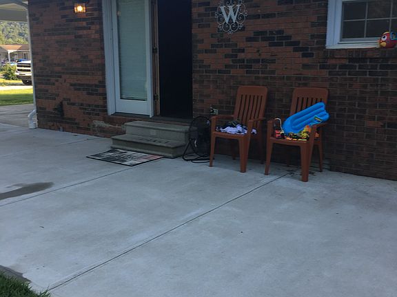 5th image of 113 Robinson Ave