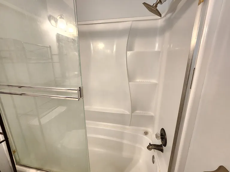 620 W Doran St #7 — Photo 4